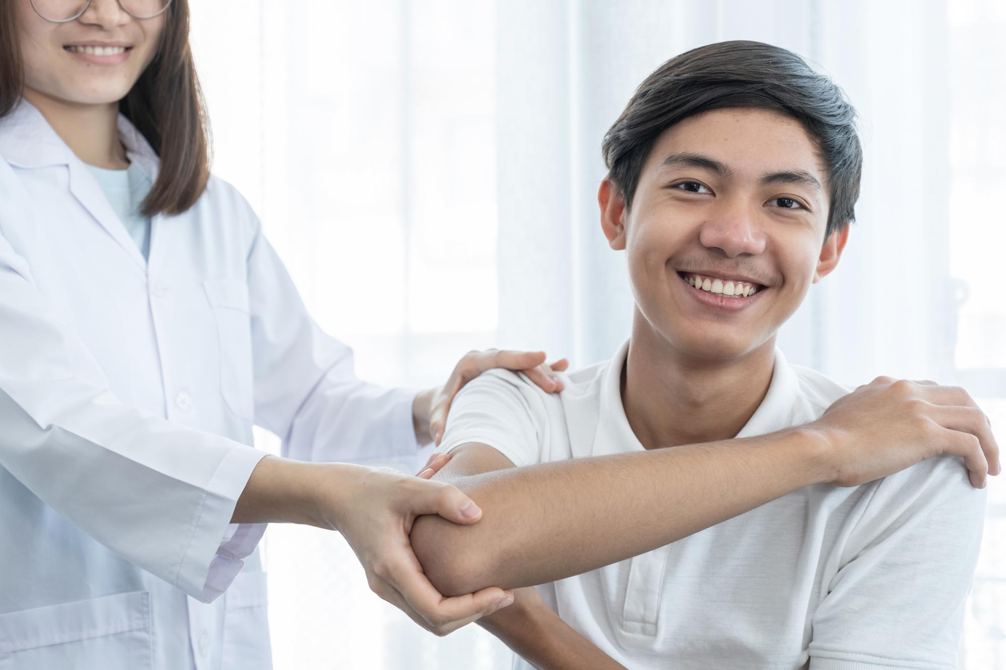 健保放寬骨鬆藥物給付！高風險長輩不用等到骨折才能用藥 — 時代熱搜健康深度報導