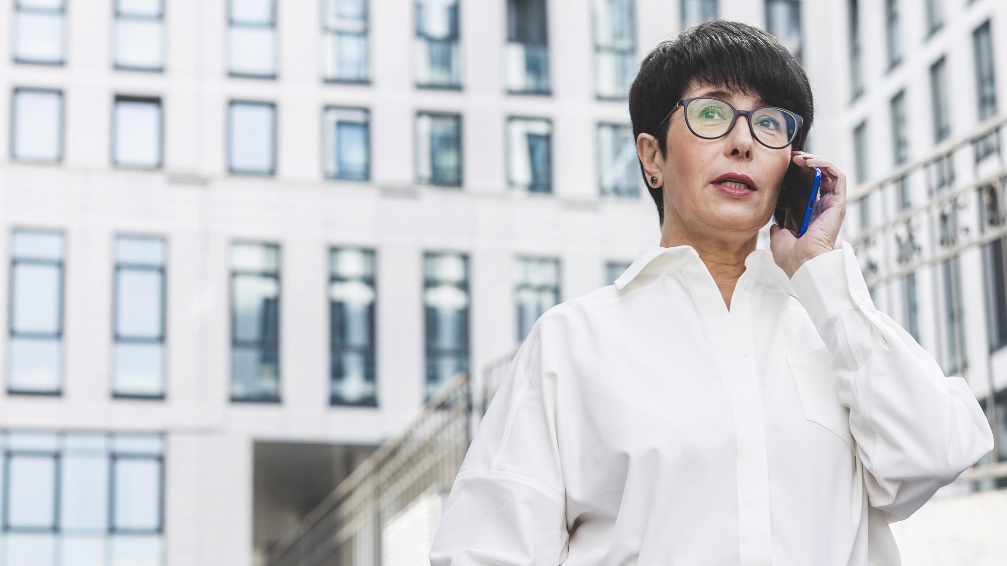 短褲解禁與腿毛騷擾：當職場禮儀遇上極端氣候 — 相關圖片3