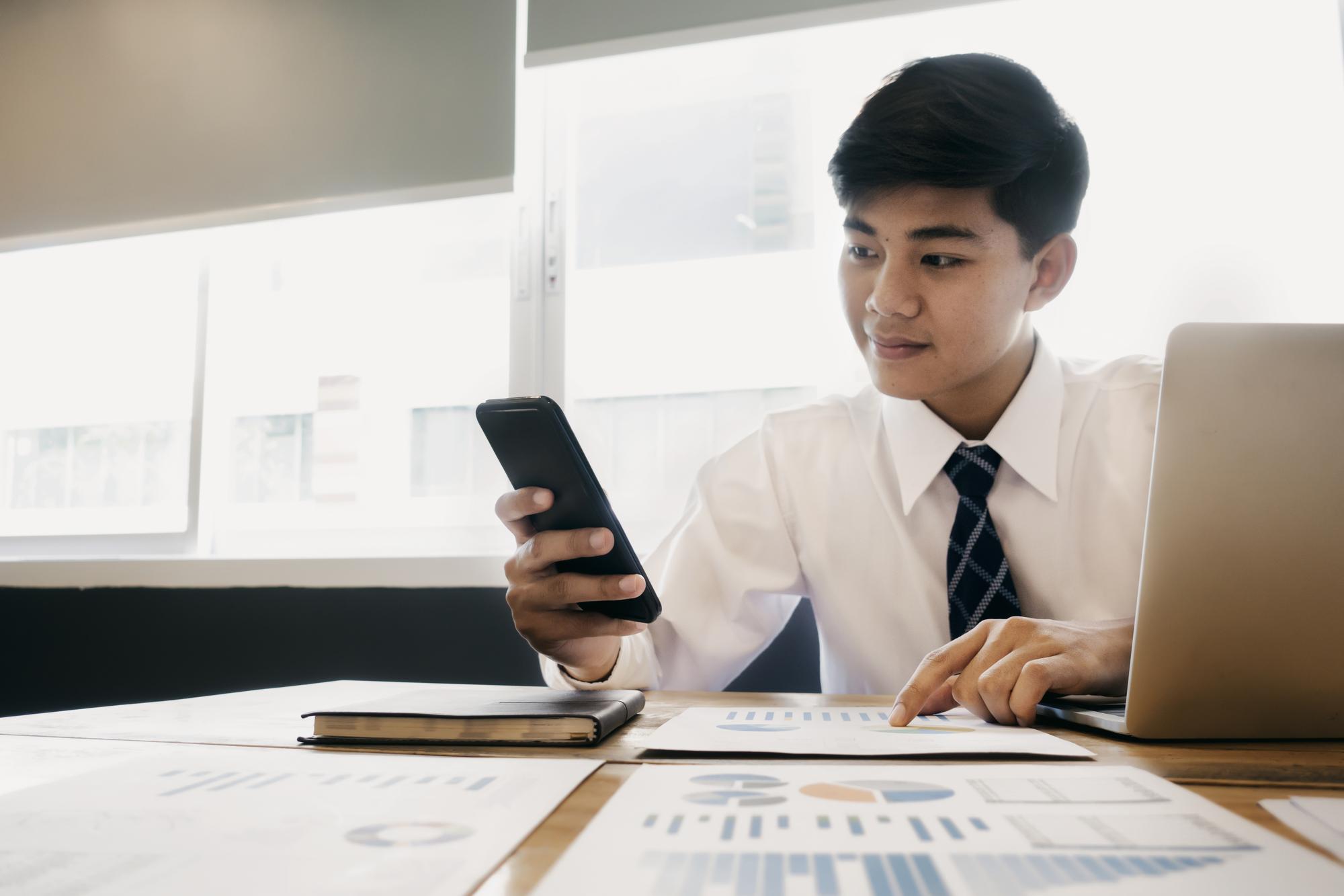 iPhone 其實不貴？工程師算給你看：真實持有成本的系統性分析
