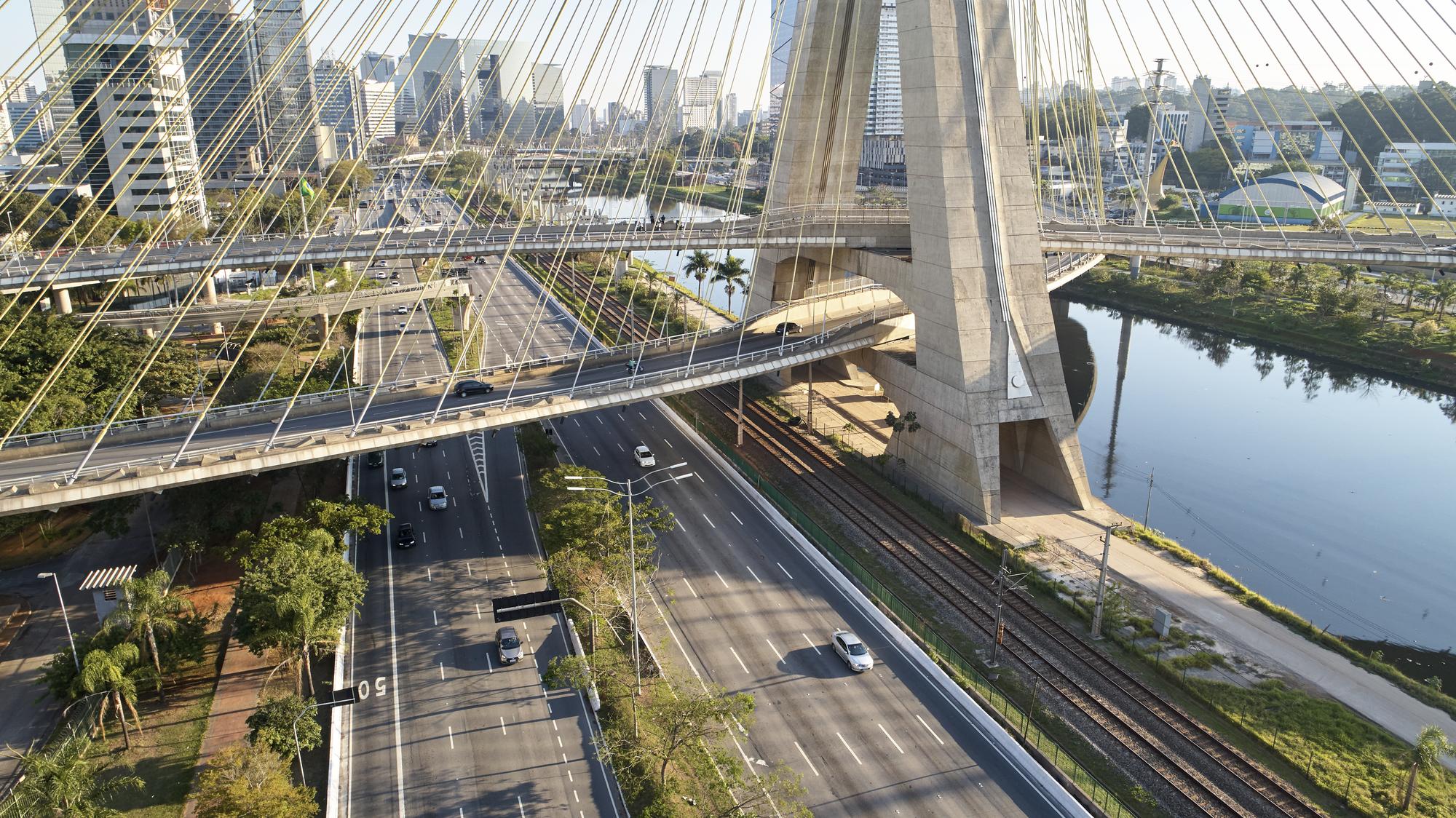 淡江大橋通車倒數：一座等了三十年的橋，能不能解開淡水人的結？