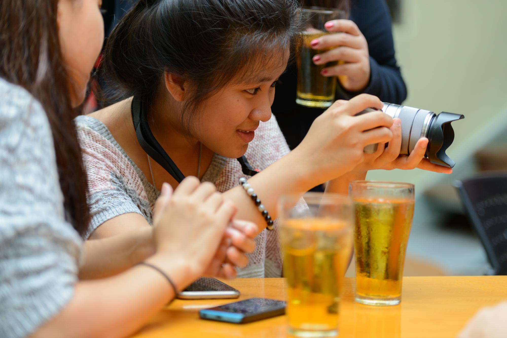 一杯手搖飲裡的人情與算計：從聯名杯到百元論戰