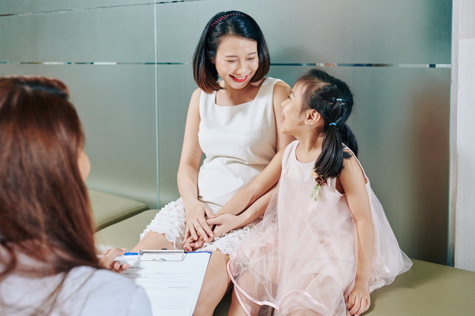 35歲生孩子被叫高齡產婦？醫生說這是為妳準備更好的照顧 — 相關圖片3