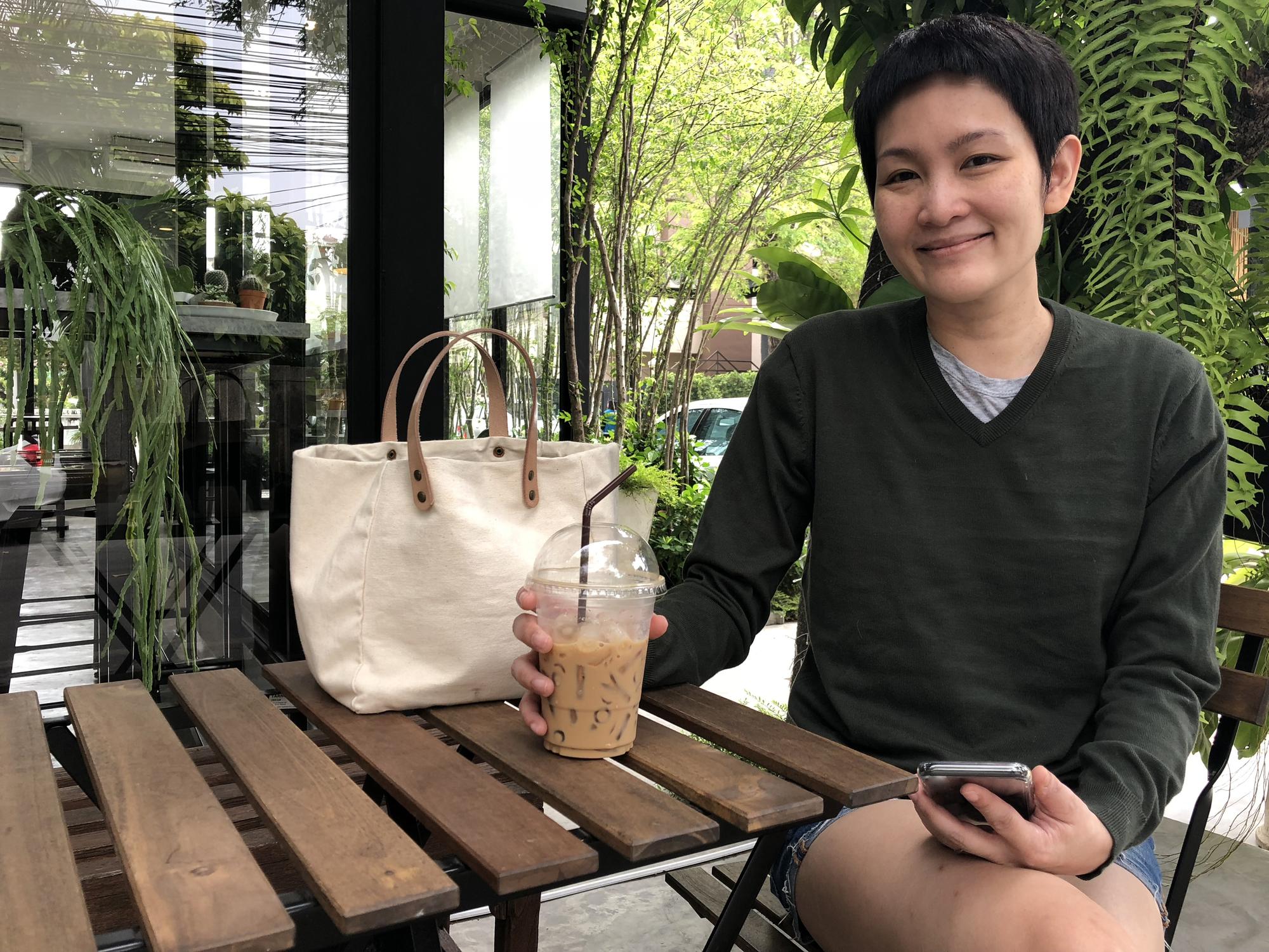 2元提袋費，讓「能拿就拿」的時代劃下句點 — 美食文章主圖，由時代熱搜蘇曉曼撰寫