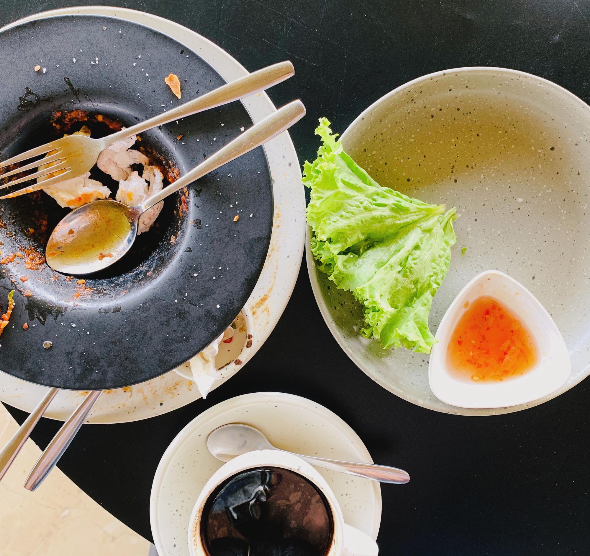三六食府 vs 春韭：黃仁勳加持後，這兩家台菜私廚為何一位難求？ (改寫) — 美食文章主圖，由時代熱搜蘇曉曼撰寫