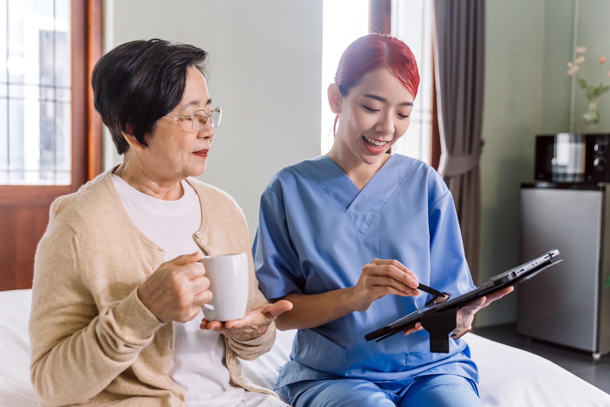 健保破兆了，但你知道有人在家就能打點滴嗎？ — 健康文章主圖，由時代熱搜雅婷姐撰寫
