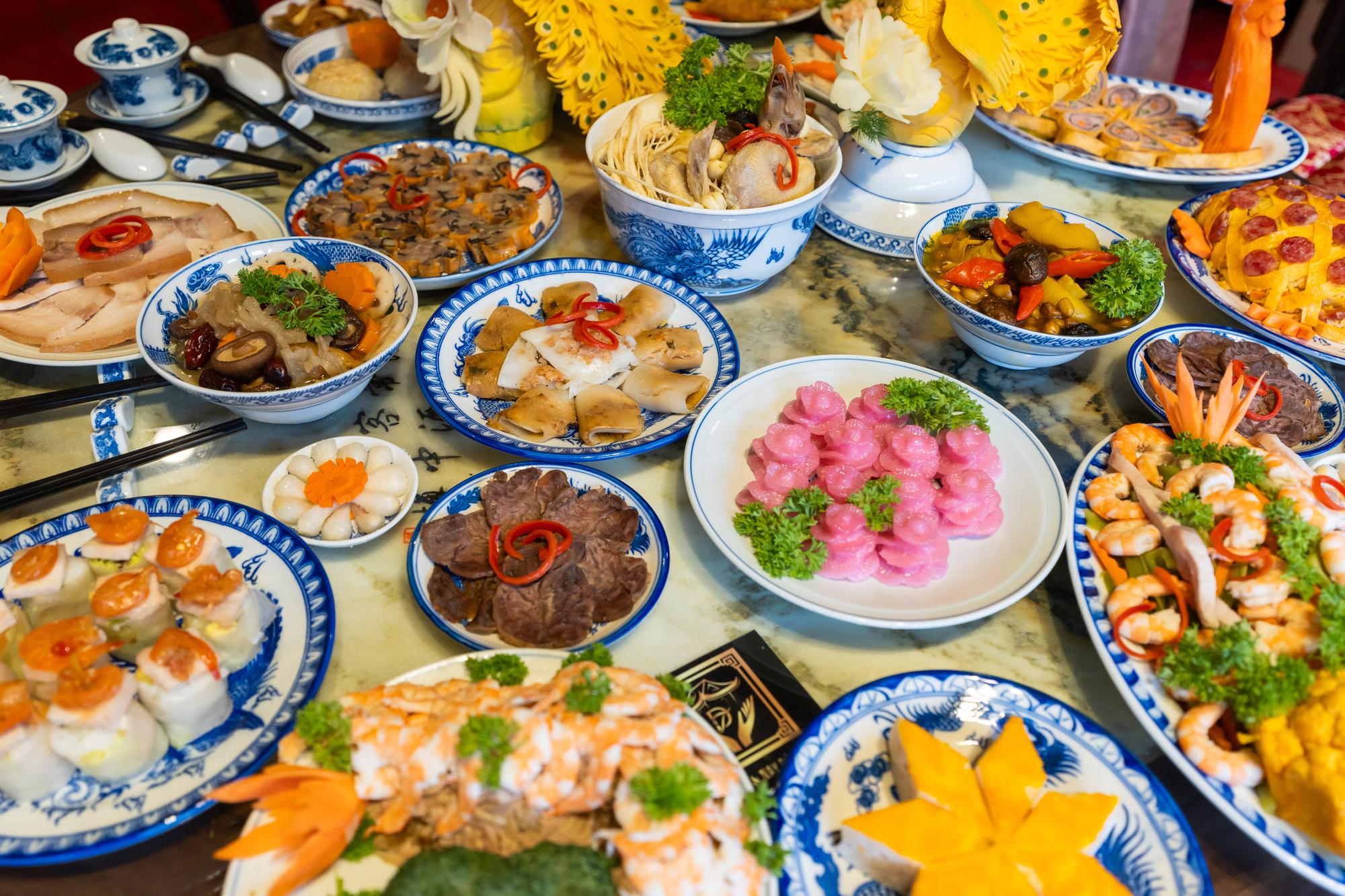 五星飯店裡的古早味記憶——台中長榮桂冠用滷味和蚵仔煎說一個時代的故事 — 相關圖片2