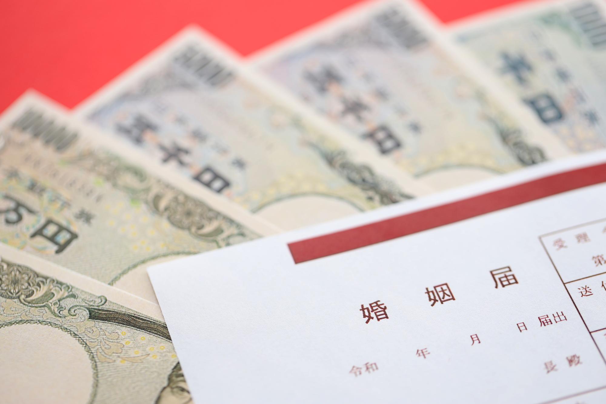 複委託1元手續費很香？別傻了，水面下那三隻怪獸才是真正在吃你的錢