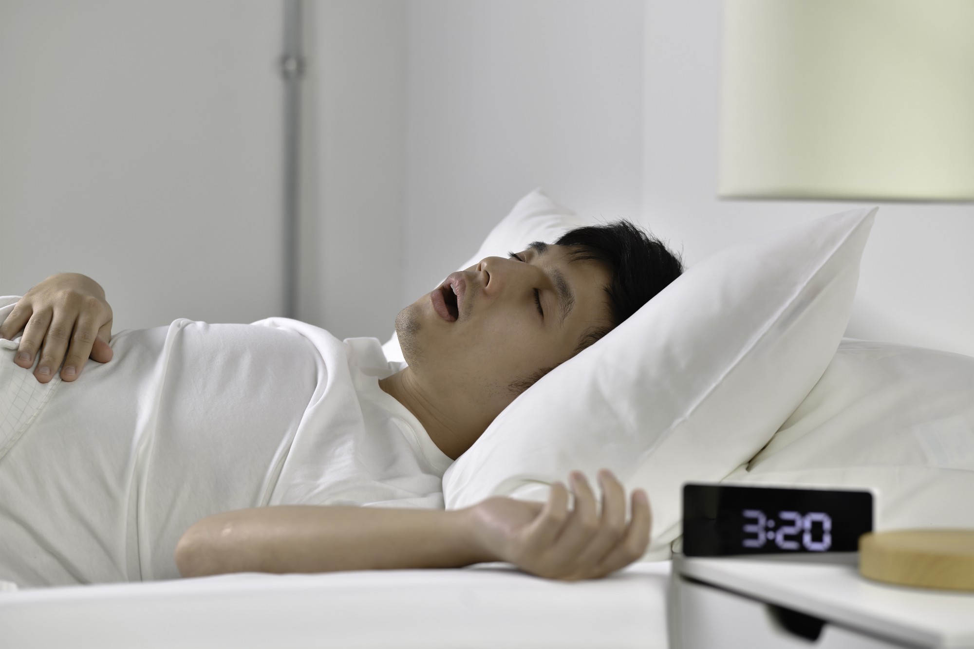 另一半打呼像打雷？小心睡眠呼吸中止症！3招不花錢改善法 — 相關圖片3