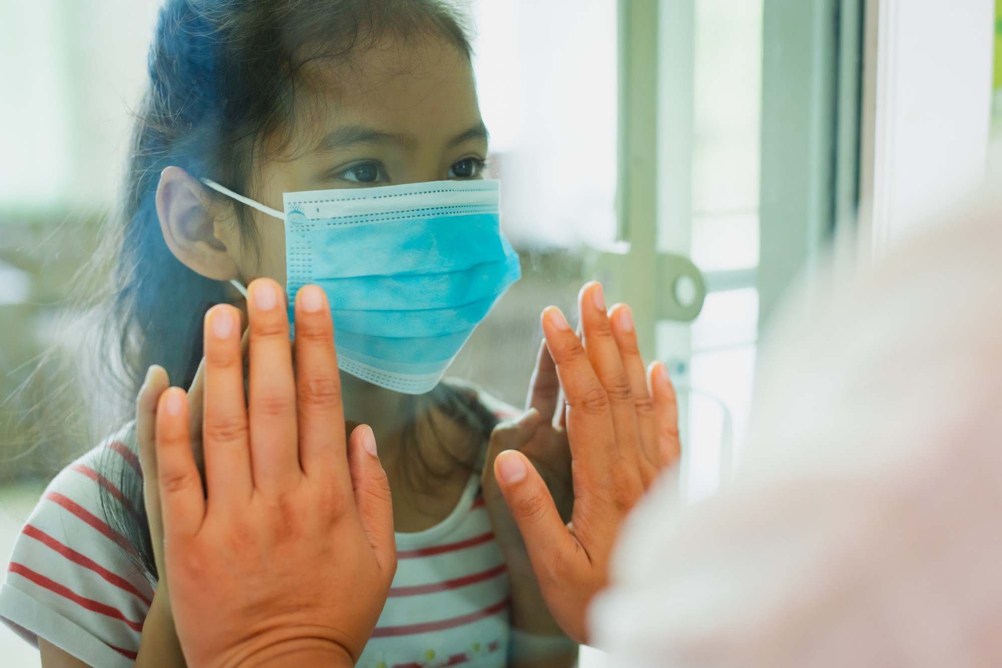 腸病毒不是小孩專利！5歲以上也會重症，這些症狀別再當感冒拖 — 健康文章主圖，由時代熱搜雅婷姐撰寫