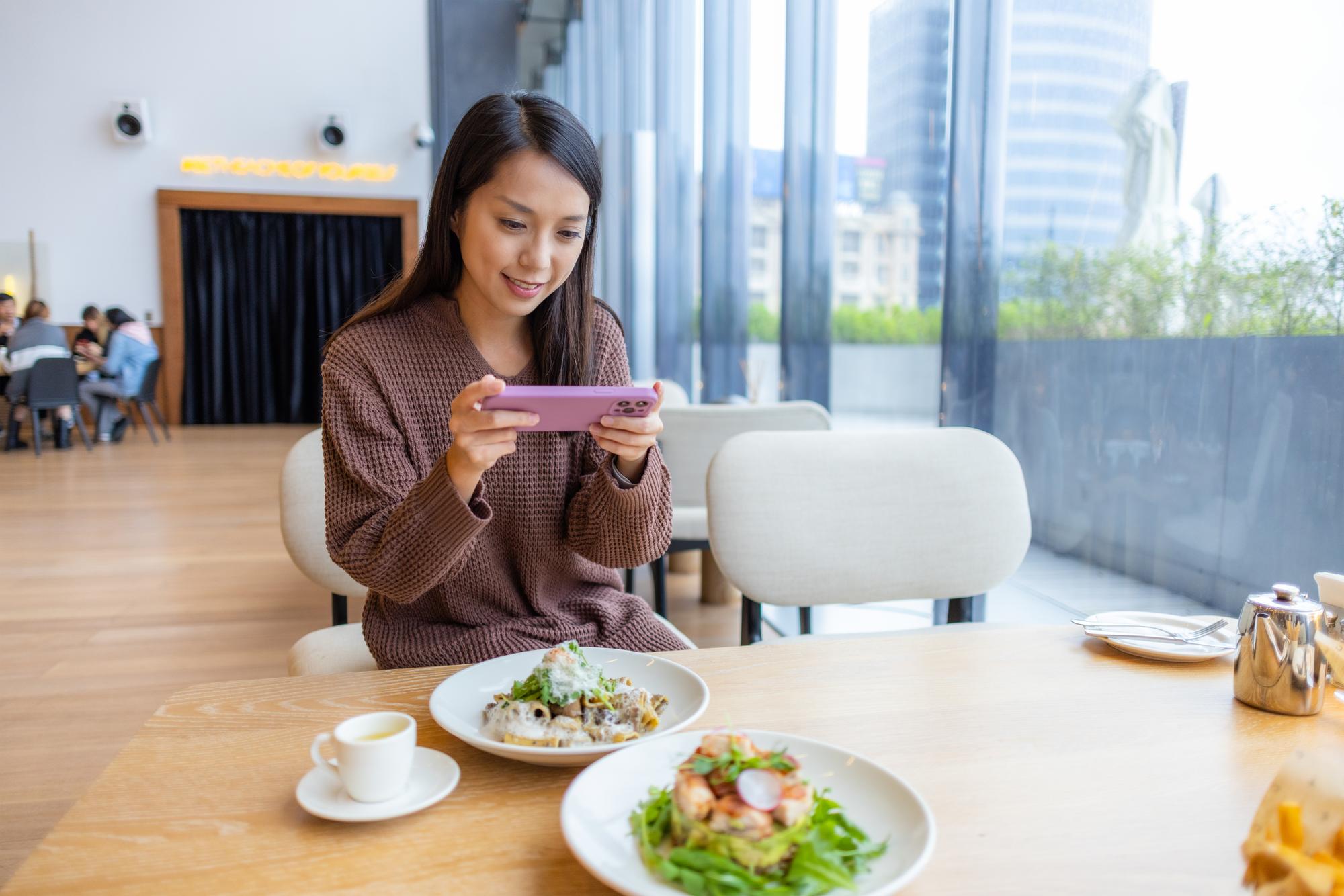 當擺盤比食材貴：早午餐、健康餐盒與無菜單料理的價格真相 — 時代熱搜美食深度報導