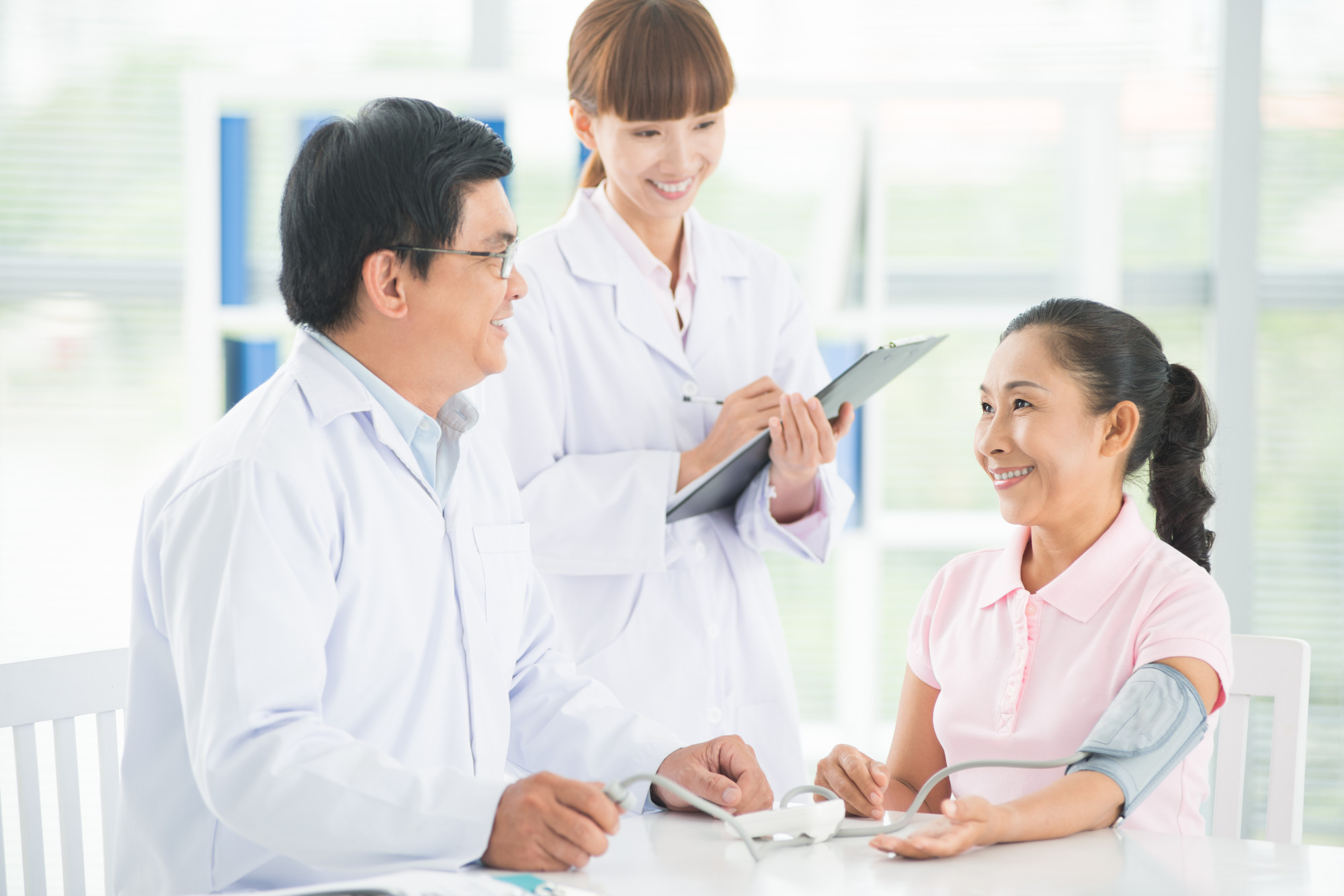 健保總額破兆了！但醫護薪水真的有跟上嗎？ — 相關圖片2