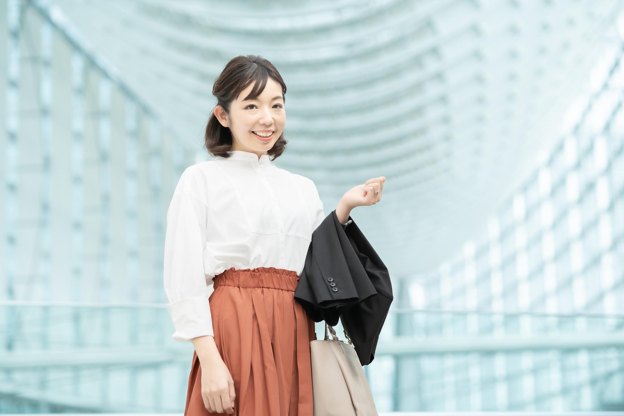 Fendi法棍包回歸！SJP、方燦搶揹「這個編號」，中古市場價格飆破9萬 (改寫) — 相關圖片2