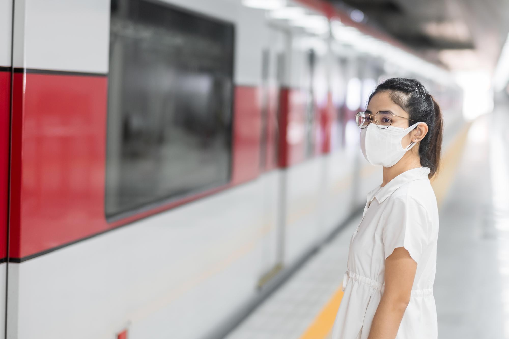 板南線那聲巨響之後，留下的是兩分鐘與一道焦痕 — 時代熱搜生活深度報導