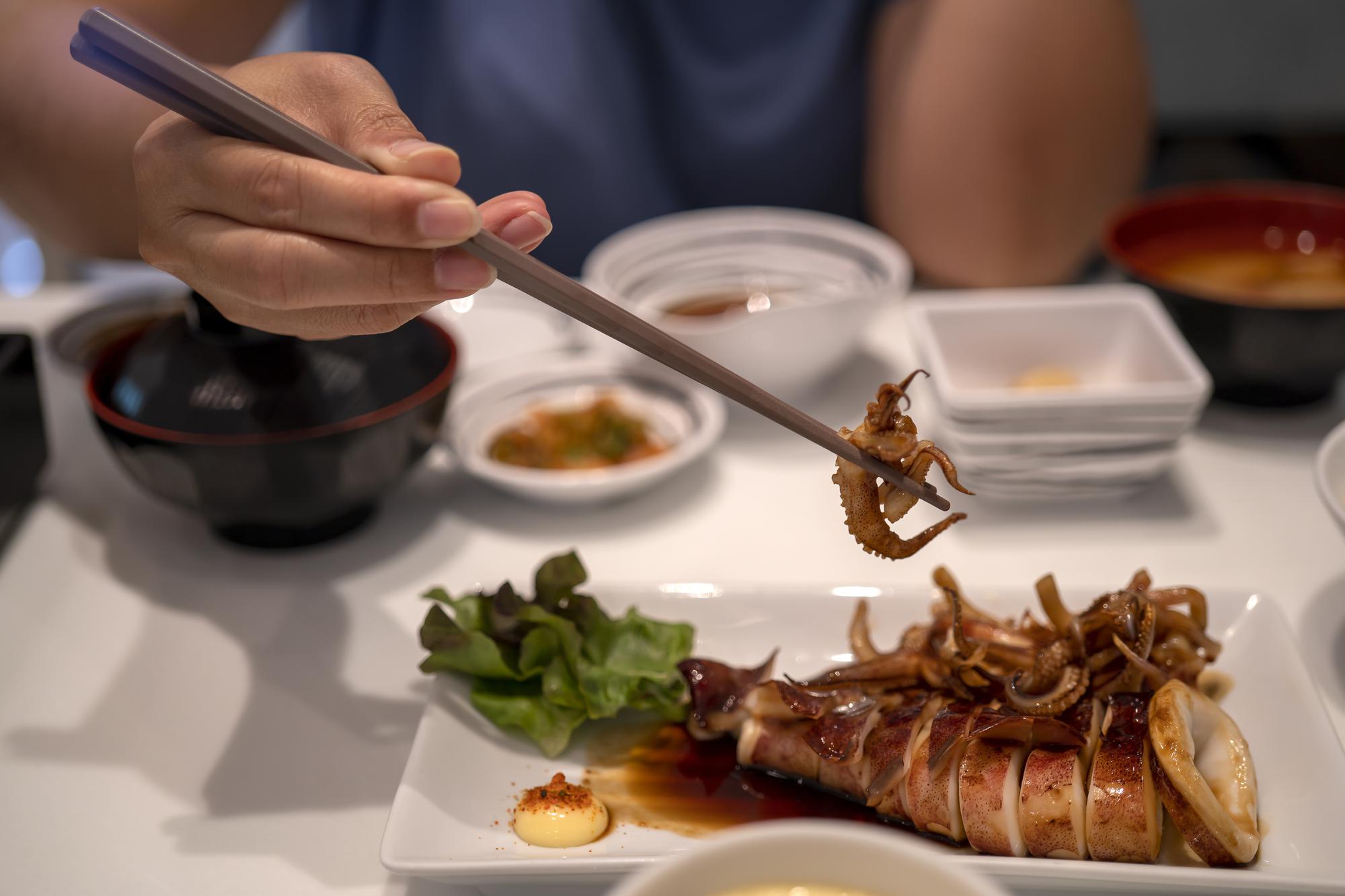 當烤鵝遇上燈光秀:芮馥軒的沉浸式用餐,是創新還是喧賓奪主? — 相關圖片2