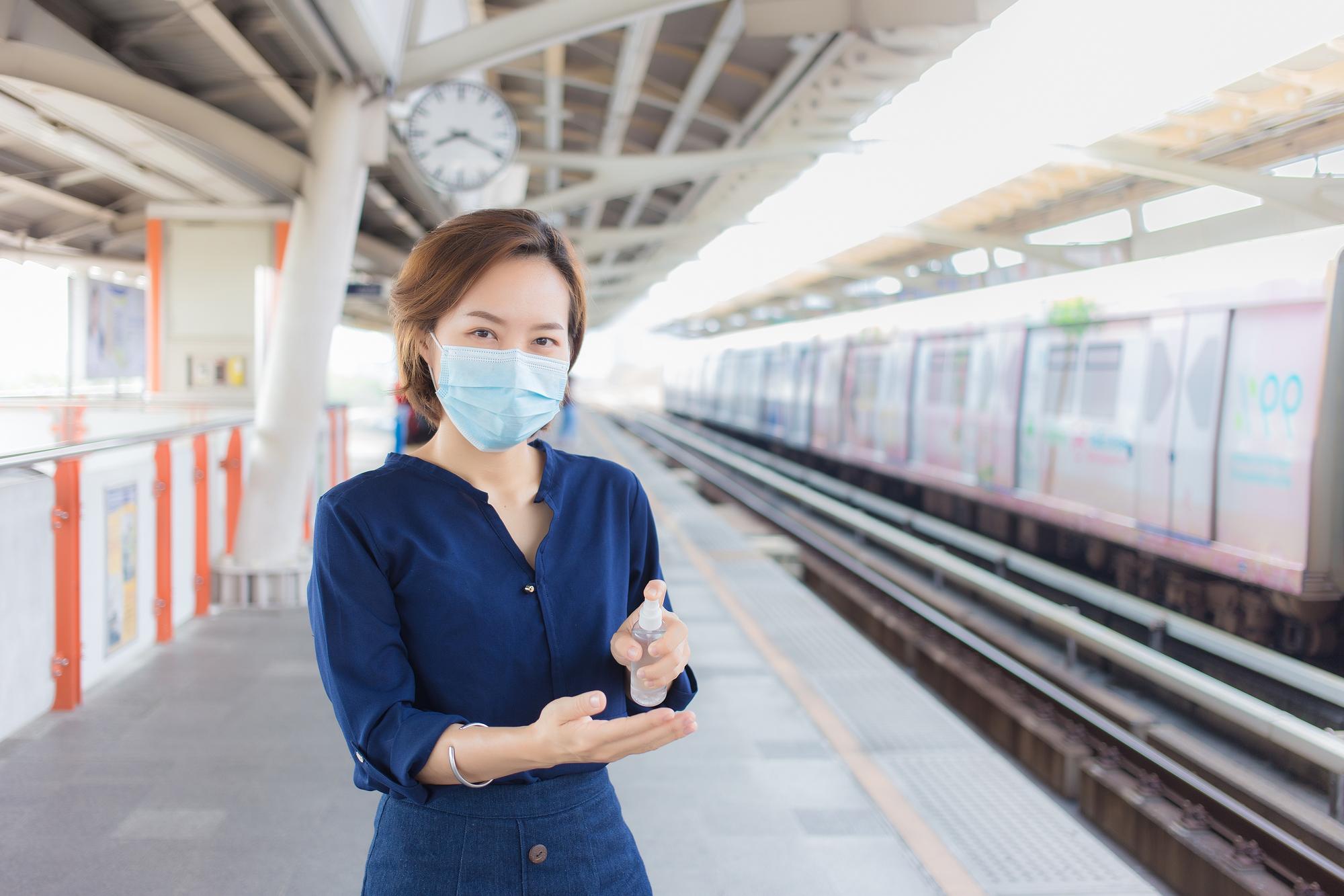 高鐵停了，陰謀論先跑了——但真相可能更平凡一點