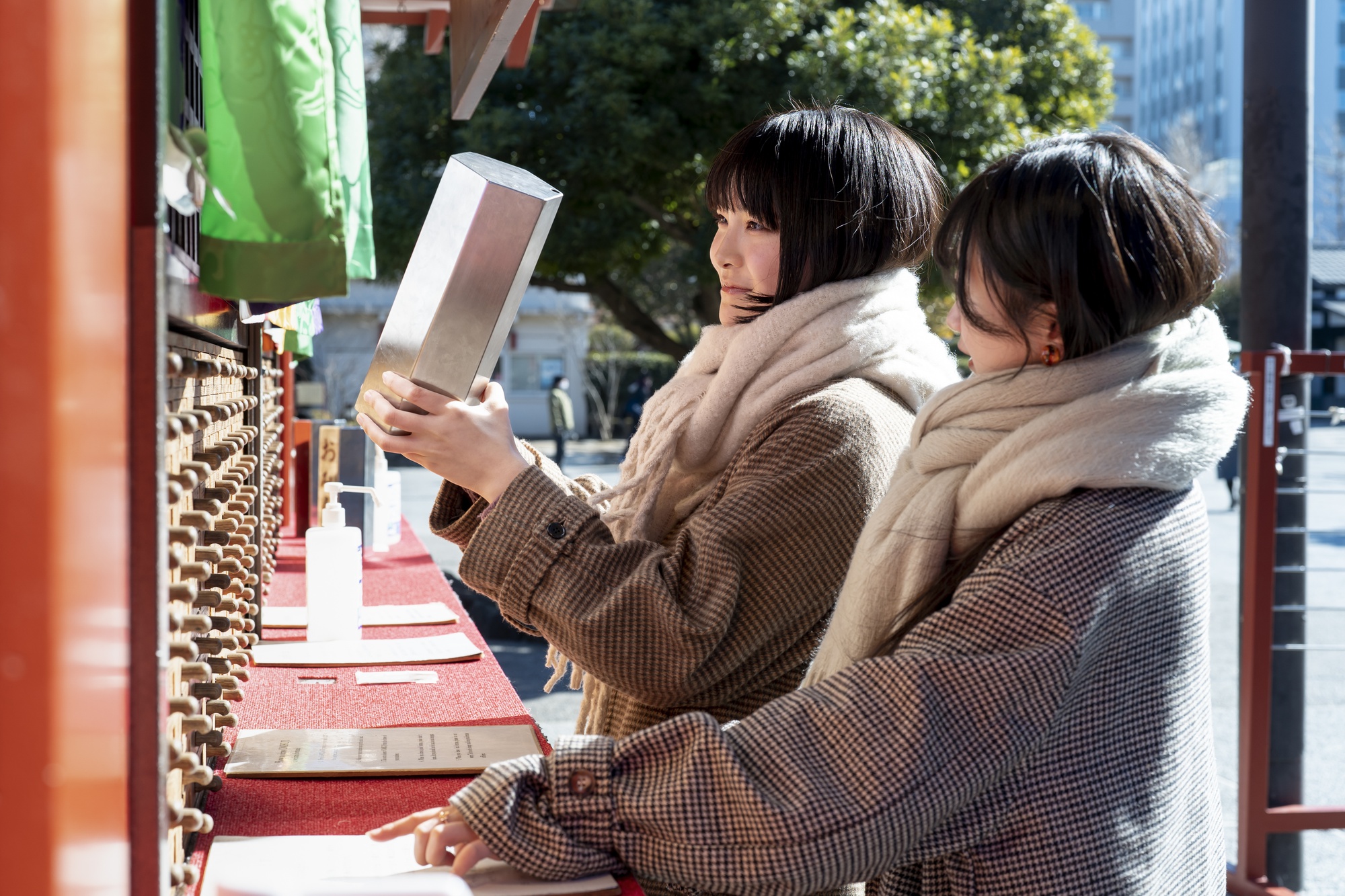 楊双子《臺灣漫遊錄》奪國際布克獎：一本讓全世界餓著肚子認識台灣的小說