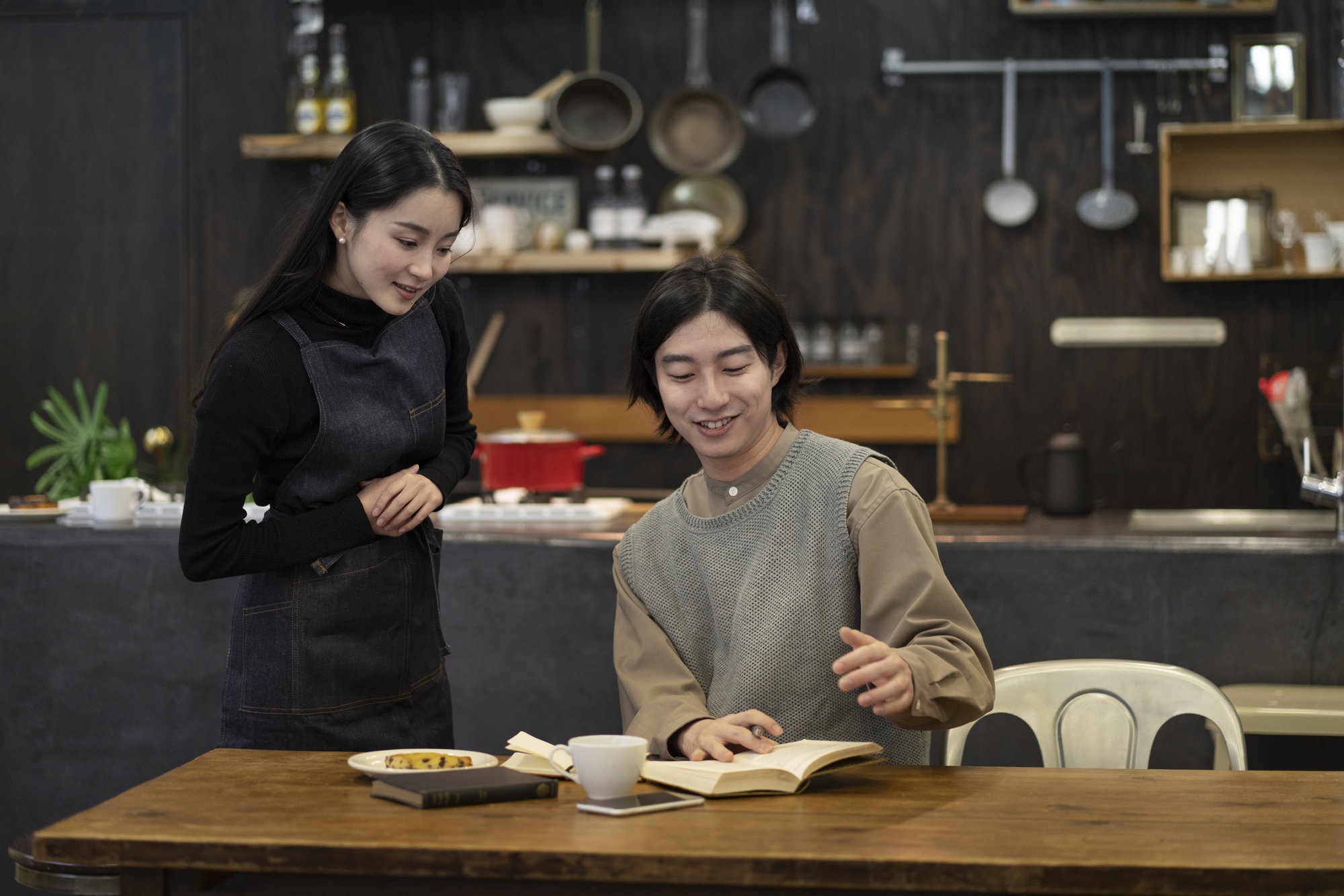 299萬拎包開店？沙縣小吃加盟前，這些數字你得先嚼透 — 美食文章主圖，由時代熱搜蘇曉曼撰寫