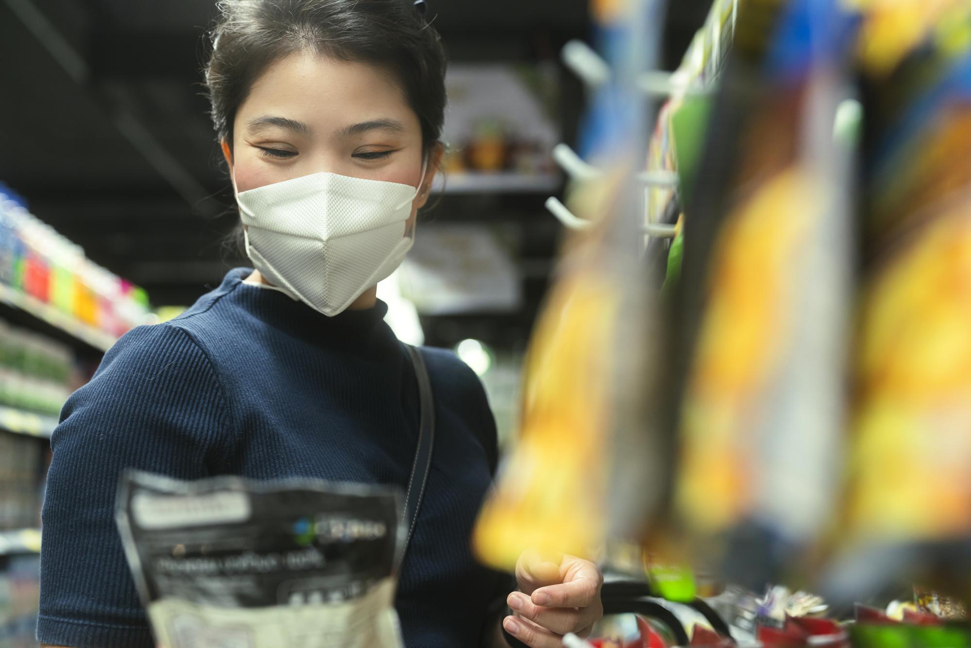 台股衝上 43,644 點的背後：當社群都在炫耀獲利，你該看的是什麼?