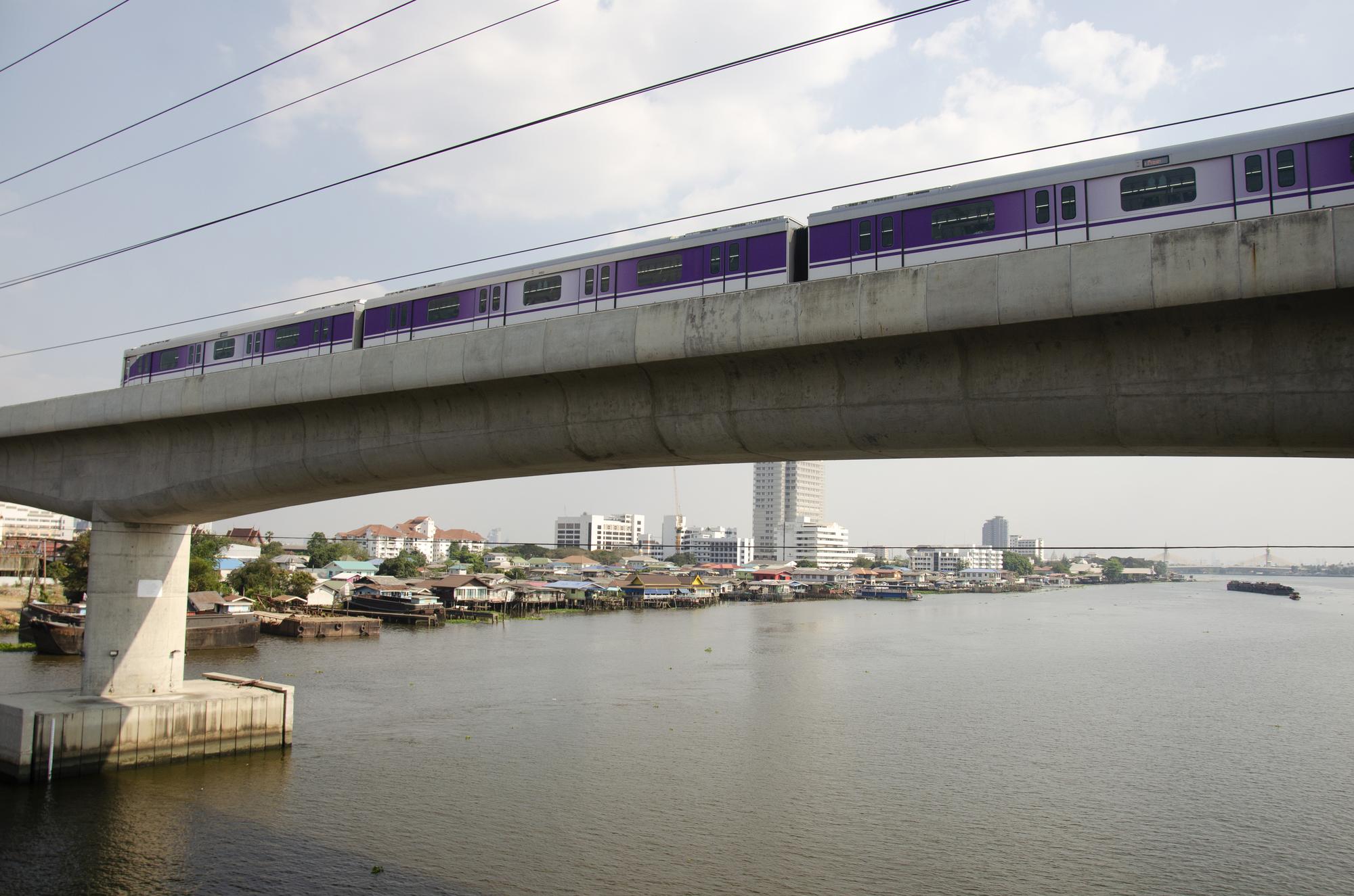 淡江大橋通車了，但通勤族還在等另一座橋