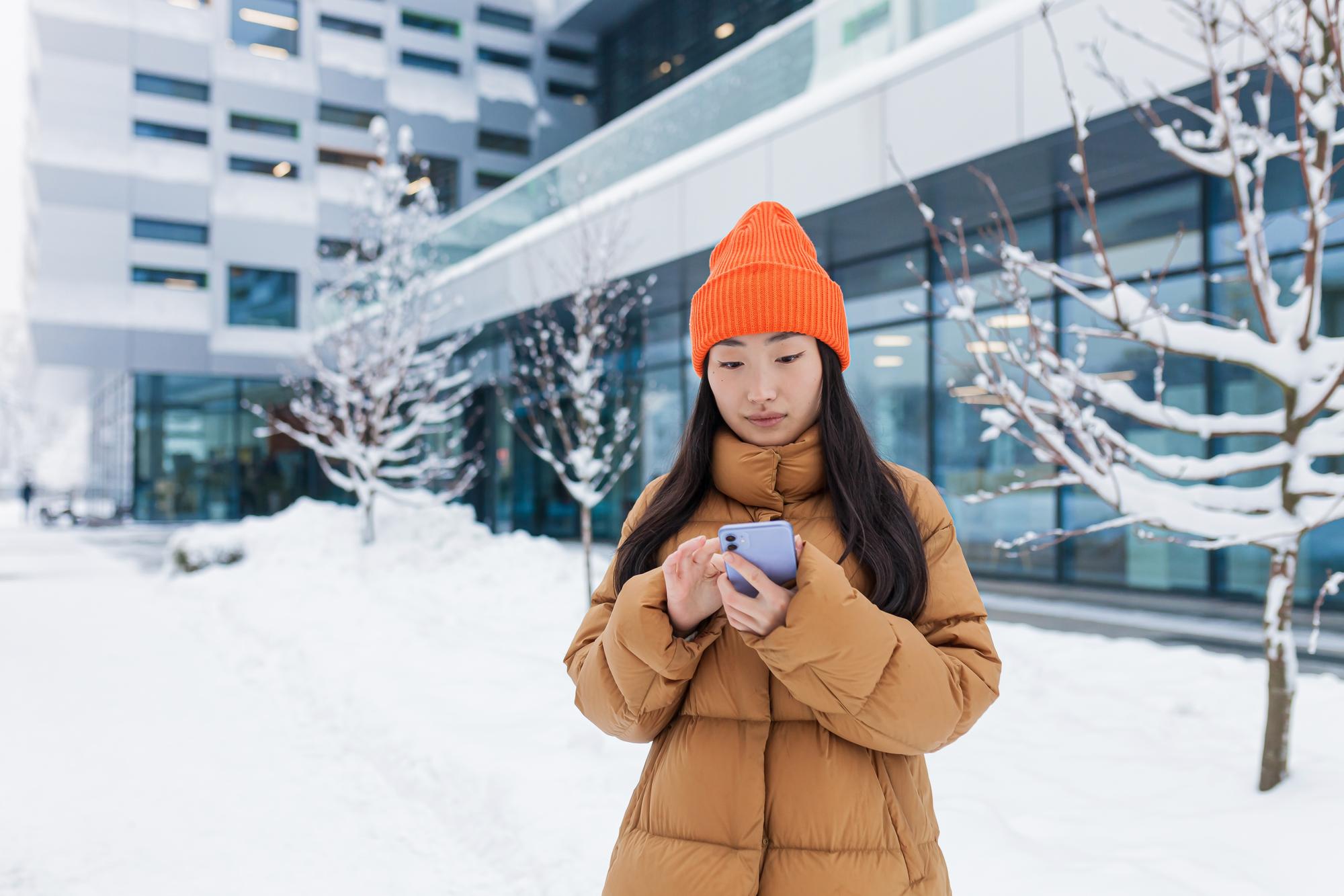 iPhone 18 Pro 冰川藍與勃根地紅：一場美學與階級的正面對決 — 相關圖片2