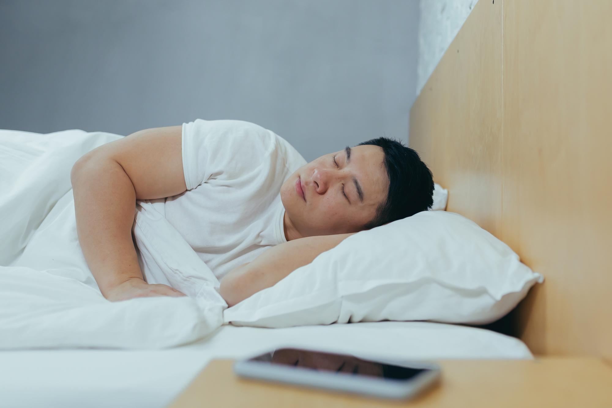 700萬人的肝在求救！睡不好比吃太油更傷肝，醫師警告：年輕人別再熬夜了 — 相關圖片3
