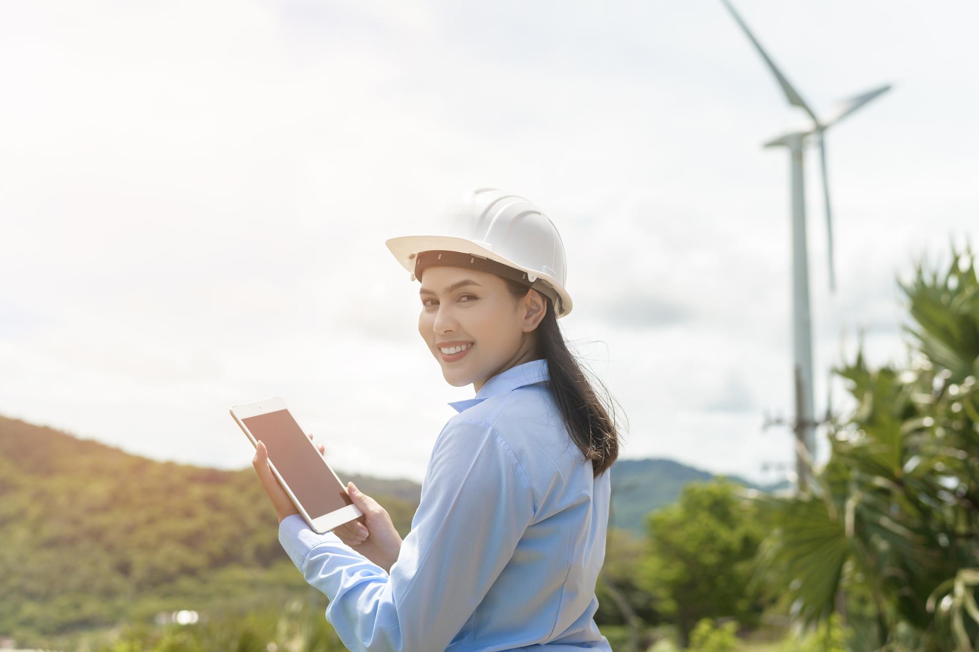 中小企業綠電專案來了：4.3元底價綁5年，該不該搶？ — 時代熱搜商業深度報導
