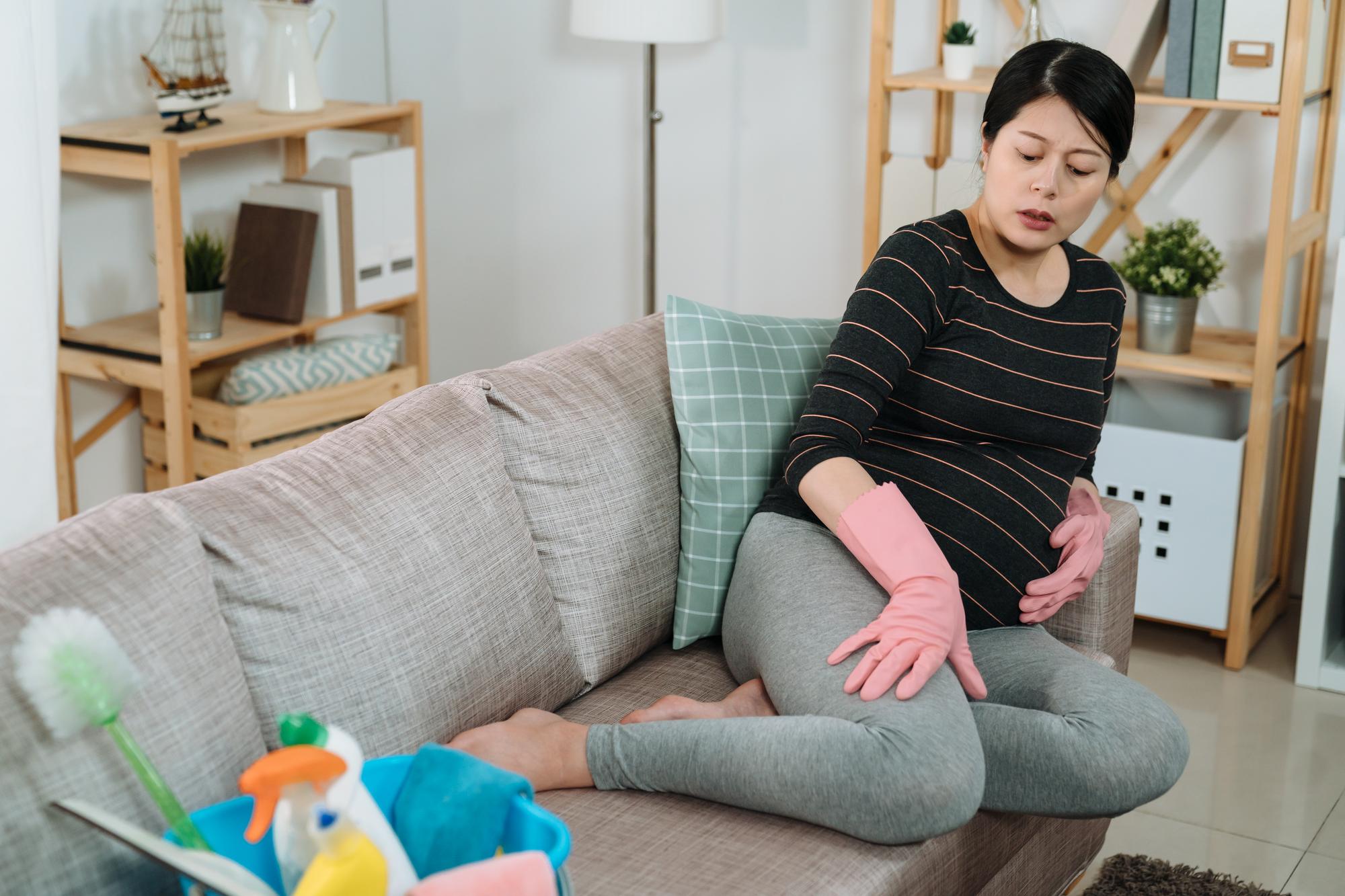 腹瀉超過2個月別再拖！30多歲主持人一天血便30次才知不是吃壞肚子