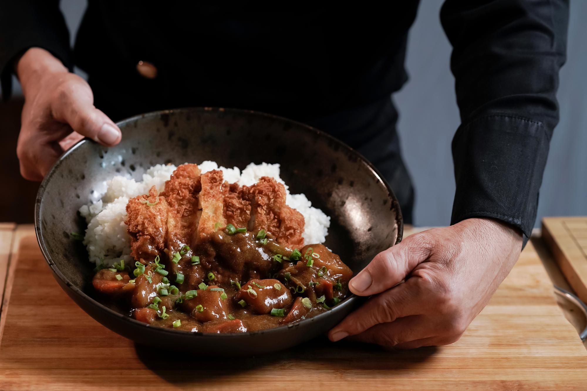黃仁勳那碗百元滷肉飯：當手路菜遇上米其林，庶民滋味為何值得等待 — 時代熱搜美食深度報導