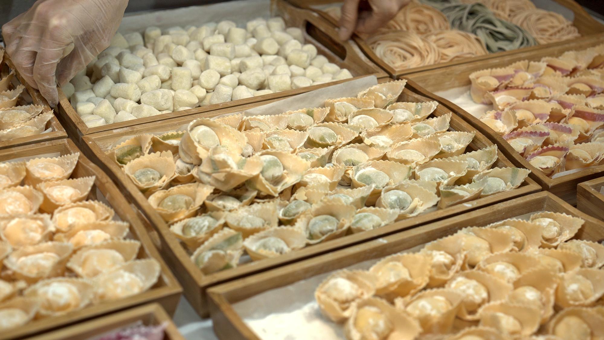 五星飯店的水餃,推著購物車就能帶回家——漢來美食的零售突圍 — 相關圖片3