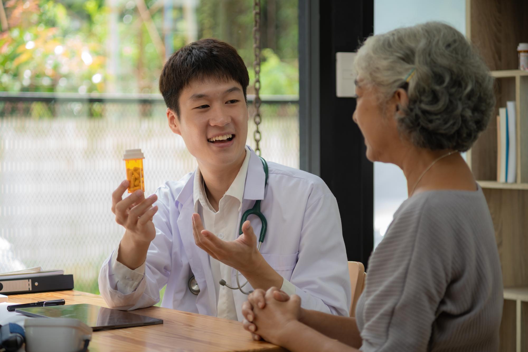 30歲,其實沒有你想的那麼年輕——關於成健880方案的幾個觀察 — 生活文章主圖，由時代熱搜江里歐撰寫