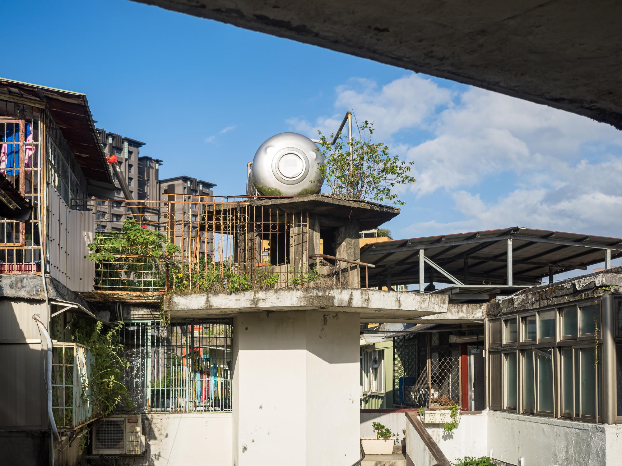 2025台北房市：量縮價穩背後，藏著什麼你該看見的真相？ — 時代熱搜房產深度報導