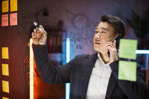 電信三雄轉型AI：少跟我談願景,投片出來會亮才是真的