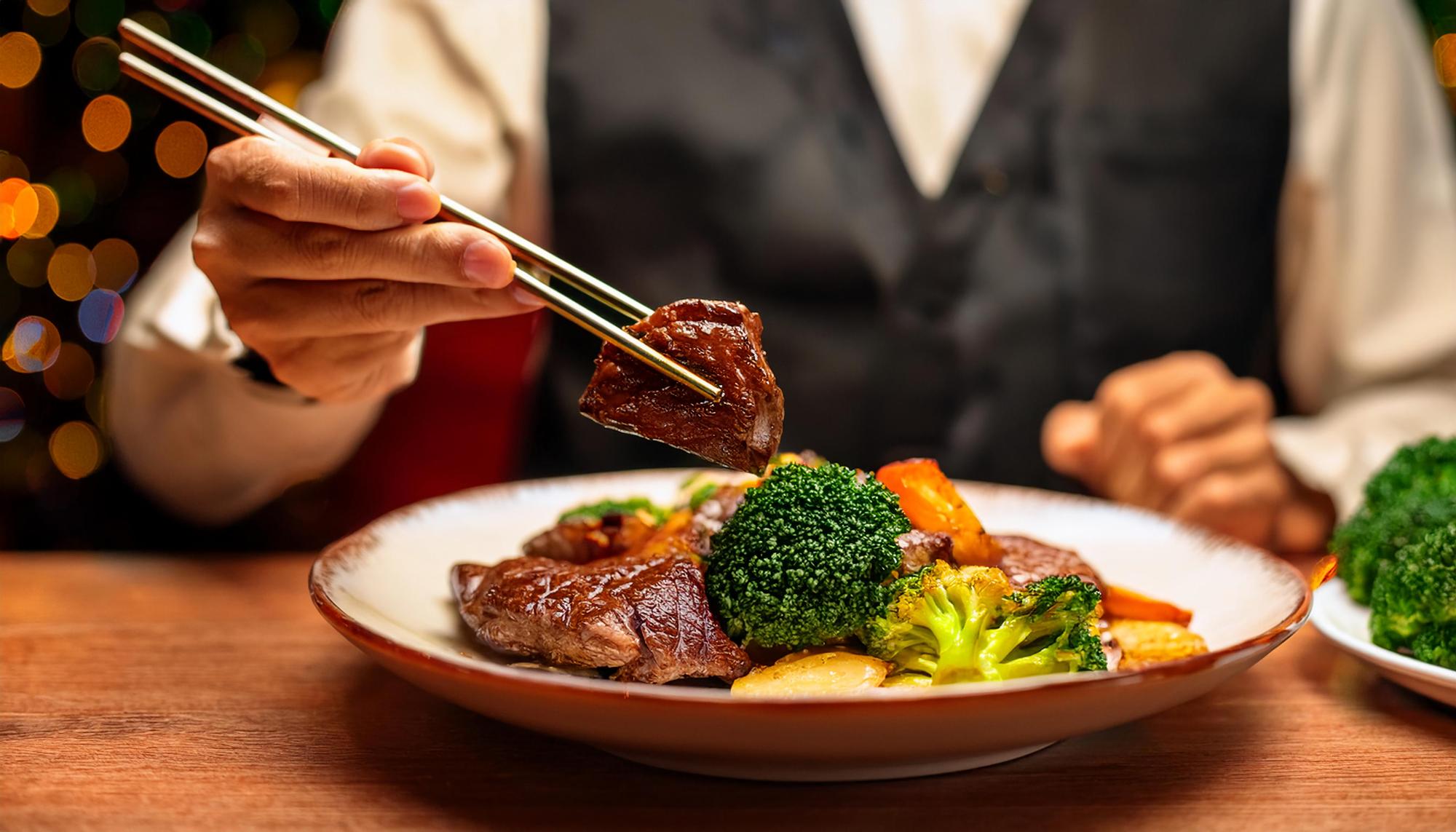 一碗滷肉飯的野心:五燈獎45年老味道如何走進台北101,飛向國際餐桌 — 時代熱搜美食深度報導