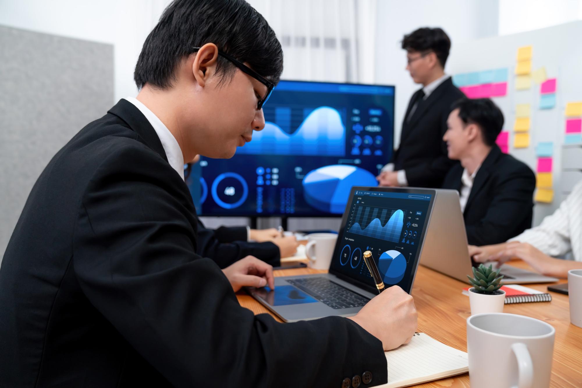 ADB二度上修台灣GDP至11%：亮眼數字背後，誰真正受惠了? — 財經文章主圖，由時代熱搜林怡君撰寫
