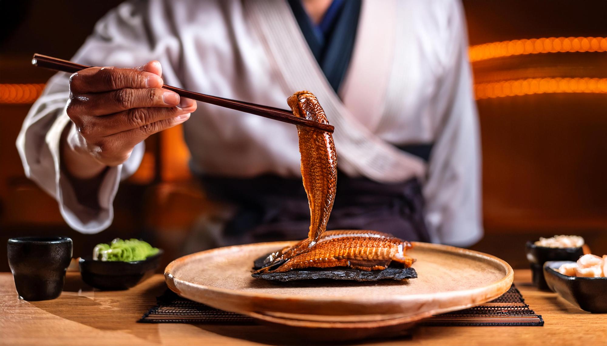 一口鰻魚飯裡的九十年功夫——蒸與不蒸之間,藏著職人的一生 — 相關圖片2