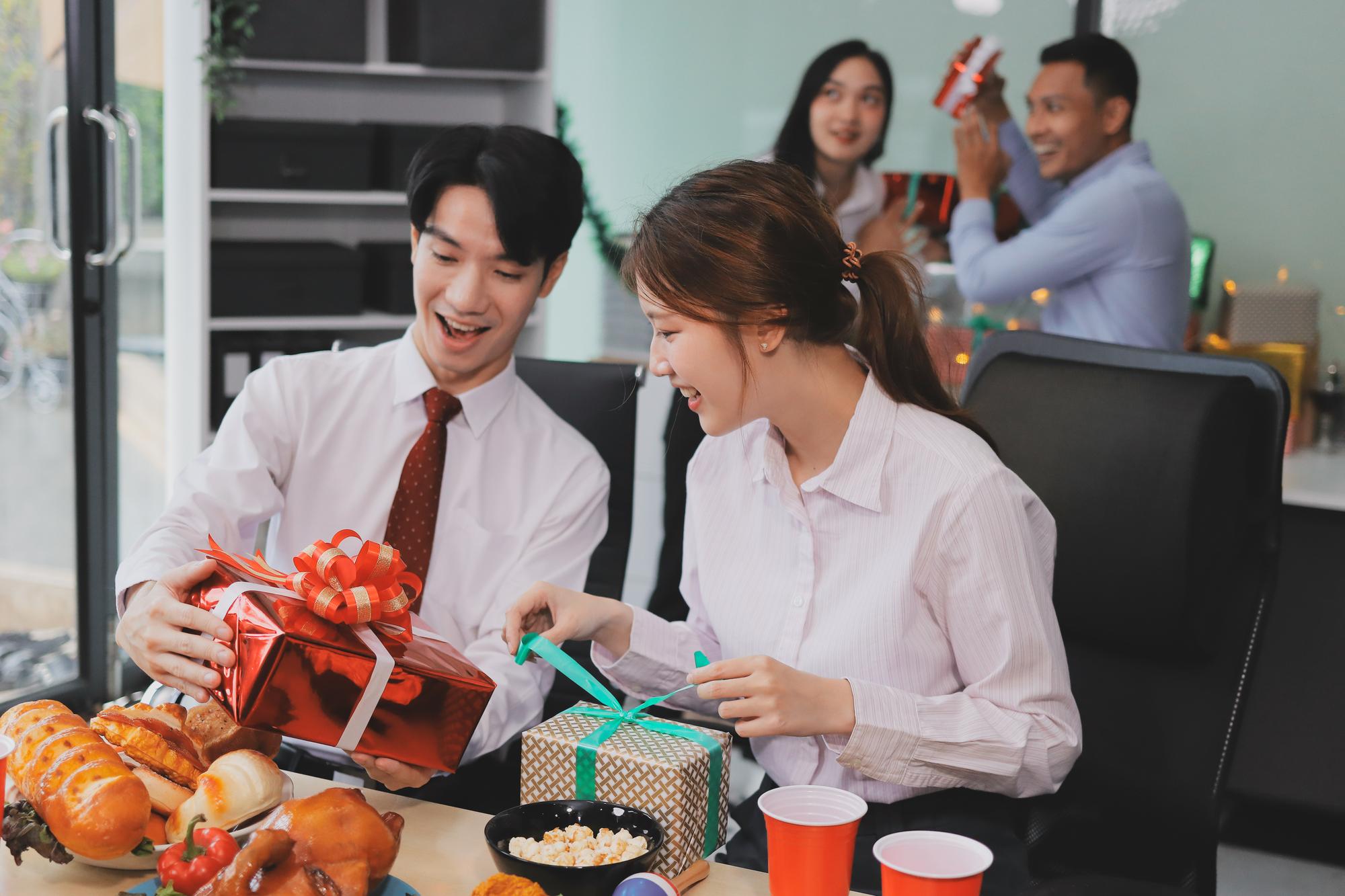 股市漲了就想吃好料——但留得住人的,從來不只是熱鬧