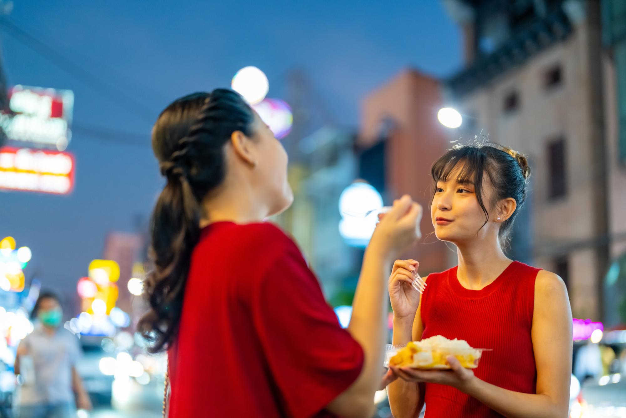 台北街頭美食全球第三的榮耀背後,藏著在地人不說的真心話 — 美食文章主圖，由時代熱搜蘇曉曼撰寫