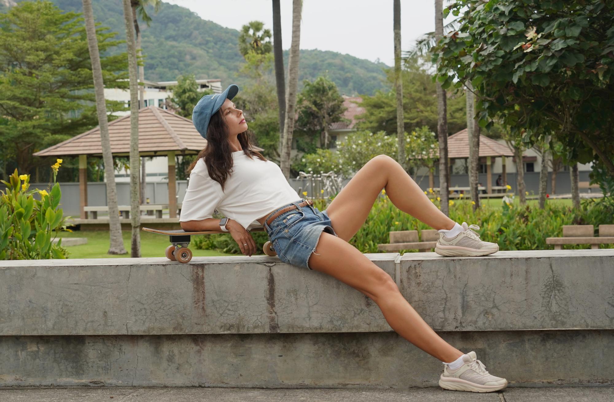 當老爹鞋穿上蕾絲：SKECHERS 用 20 年證明，時尚從來不是討好 — 時尚文章主圖，由時代熱搜陳莫琳撰寫