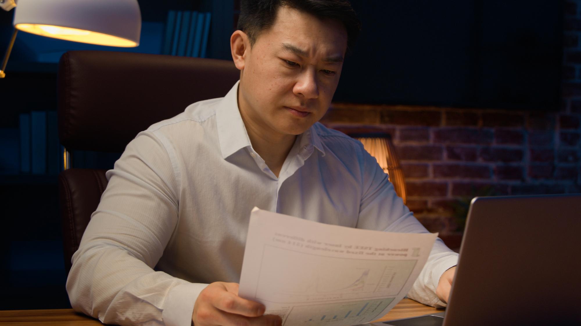 斷頭潮來了！融資追繳想靠「T+0取款」救命？別傻了，跌停根本賣不掉 — 商業文章主圖，由時代熱搜豪哥撰寫