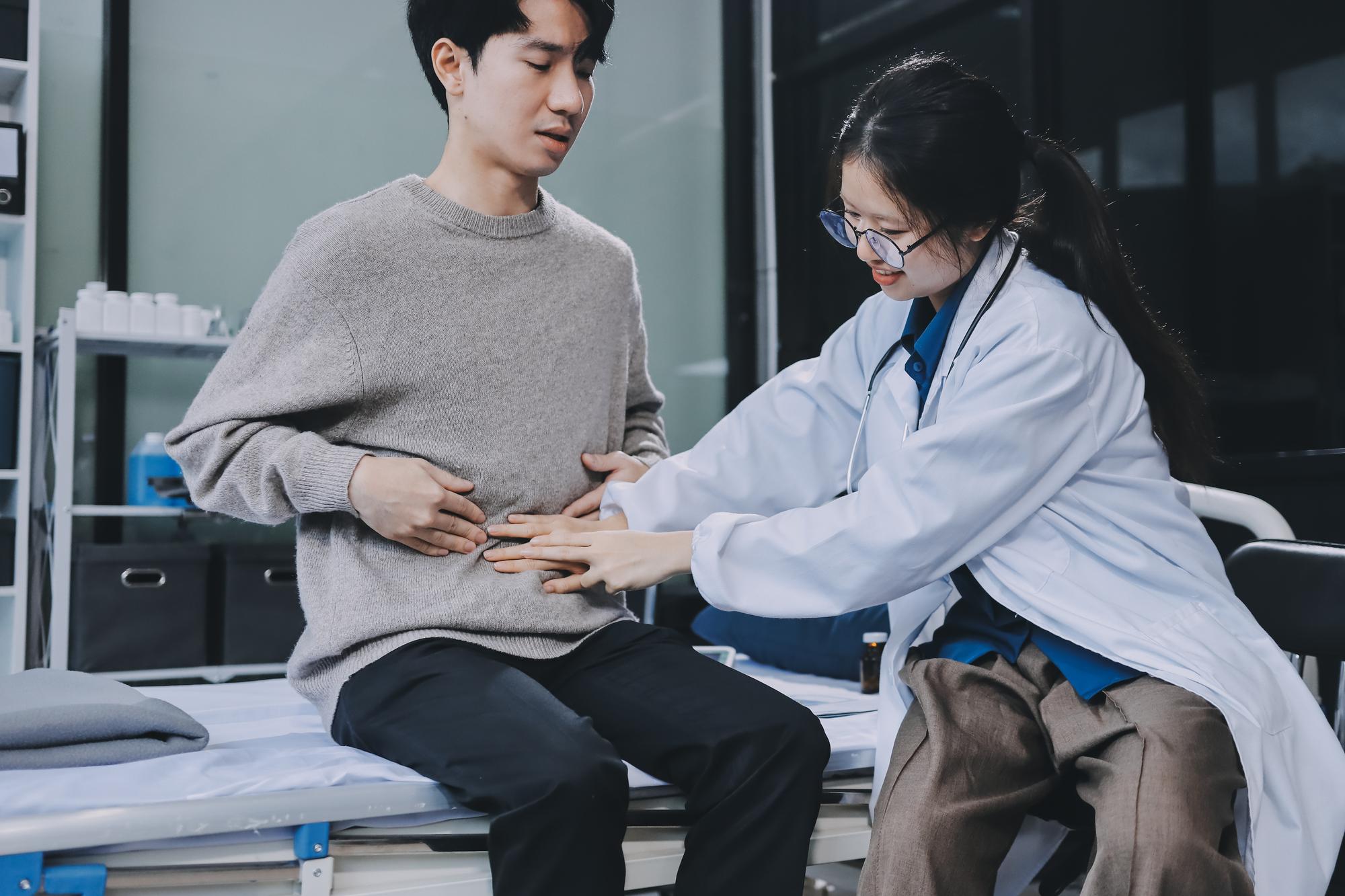 八成台灣人腹部有異常,脂肪肝成新國病——免費篩檢背後的沉默警訊 — 時代熱搜生活深度報導