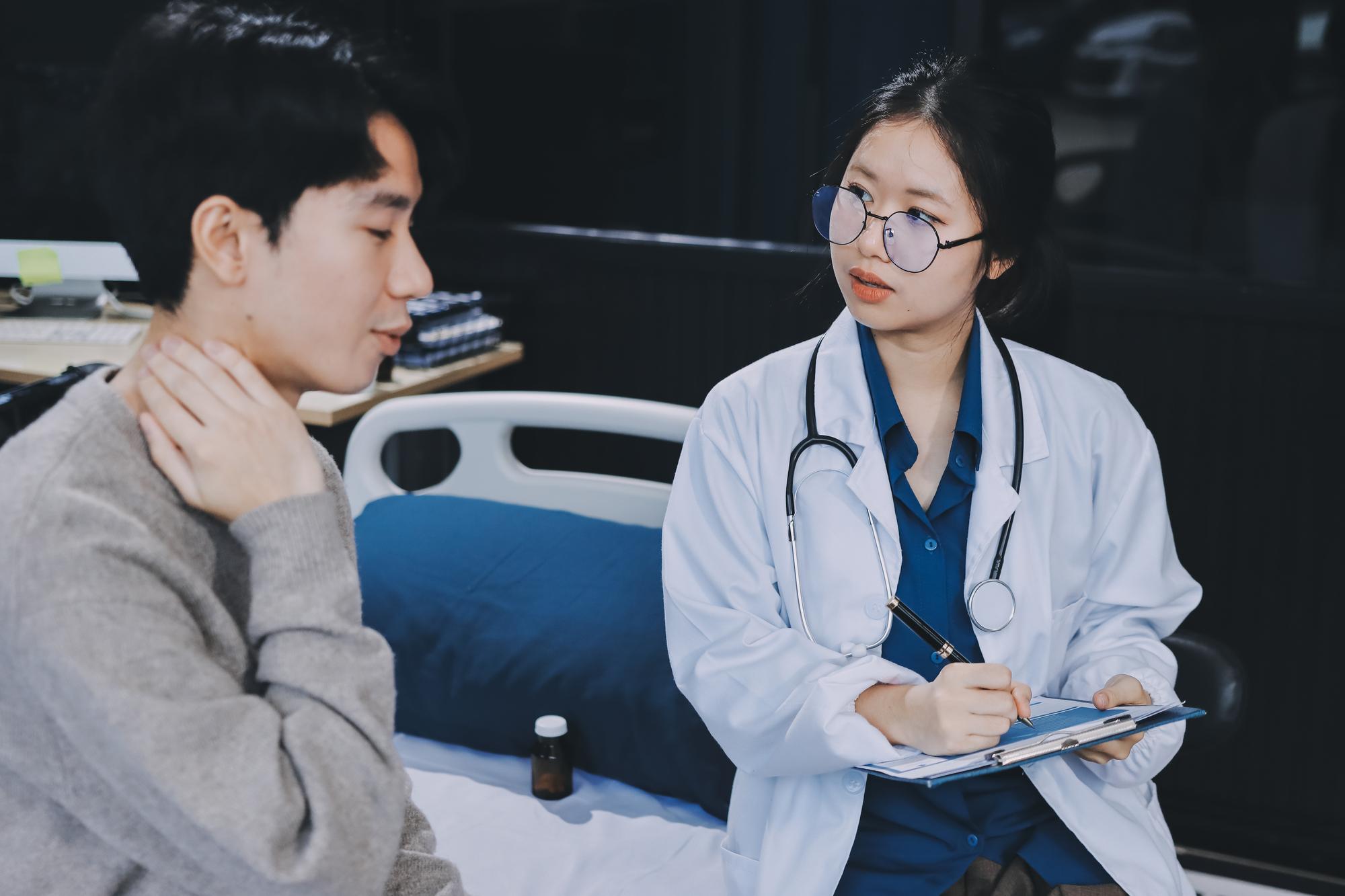診所門診量下修,假日就醫會更難?醫界內行人說:真正贏家你沒想到 — 生活文章主圖，由時代熱搜江里歐撰寫