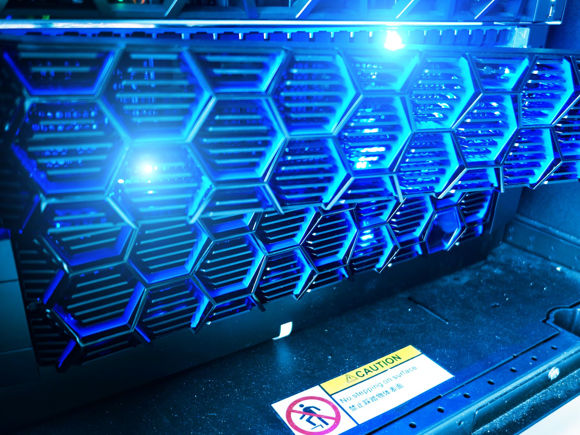 AI PC 跟傳統電腦，你現在會選哪個？從系統穩定度看這場硬體革命 — 科技文章主圖，由時代熱搜Ken哥撰寫