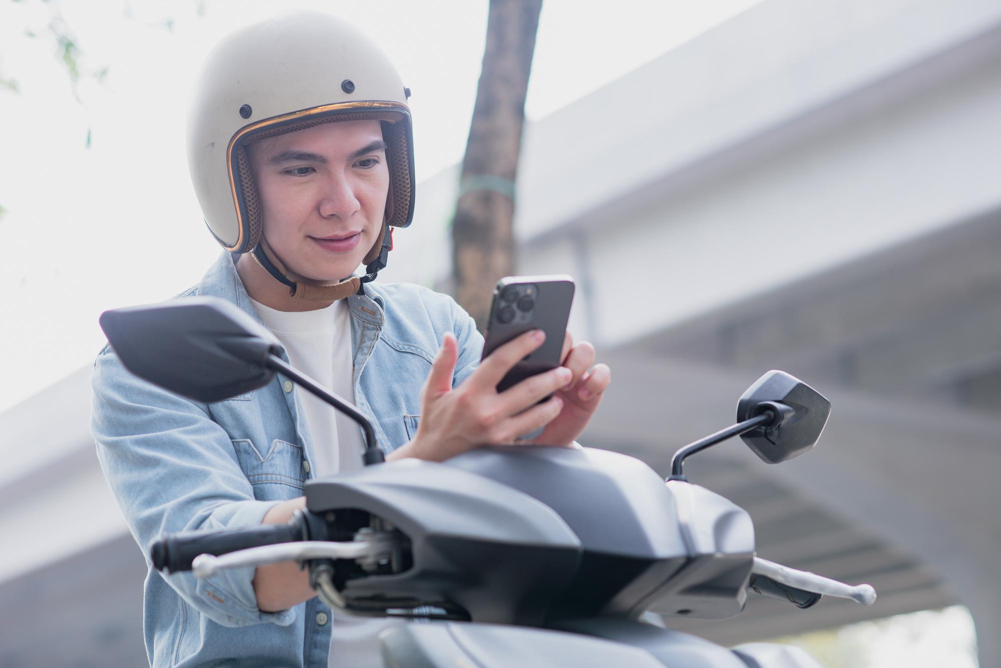 Uber 北投機車載客計畫：在創新與法規之間，外送員該不該當那個實驗品？