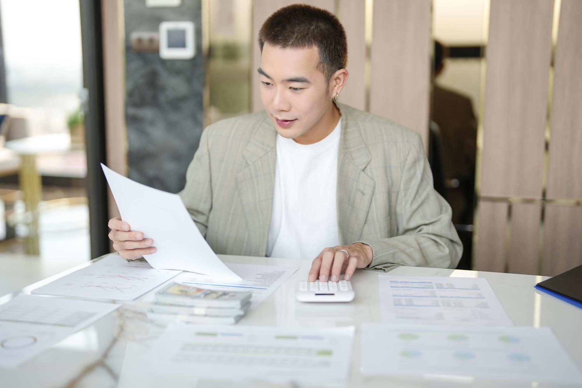 企業借款環境變了：2026年銀行不再求你借錢，中小企業該怎麼活？ — 相關圖片2