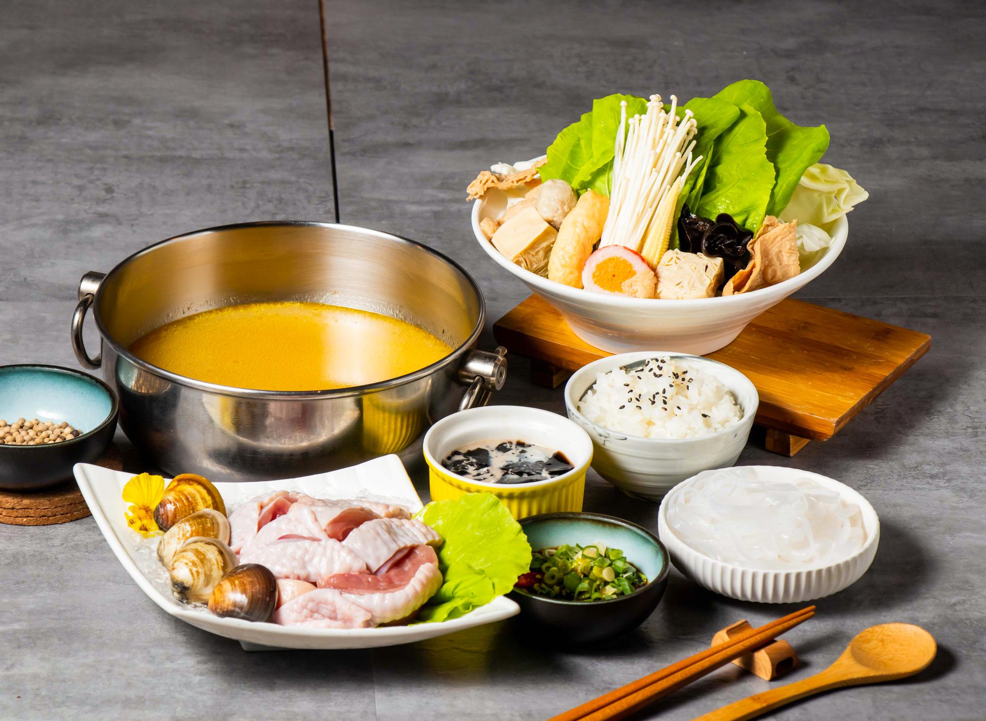 被鴨頭耽誤的火鍋店！美食家點餐：加「這碗湯」才是隱藏吃法 (改寫)