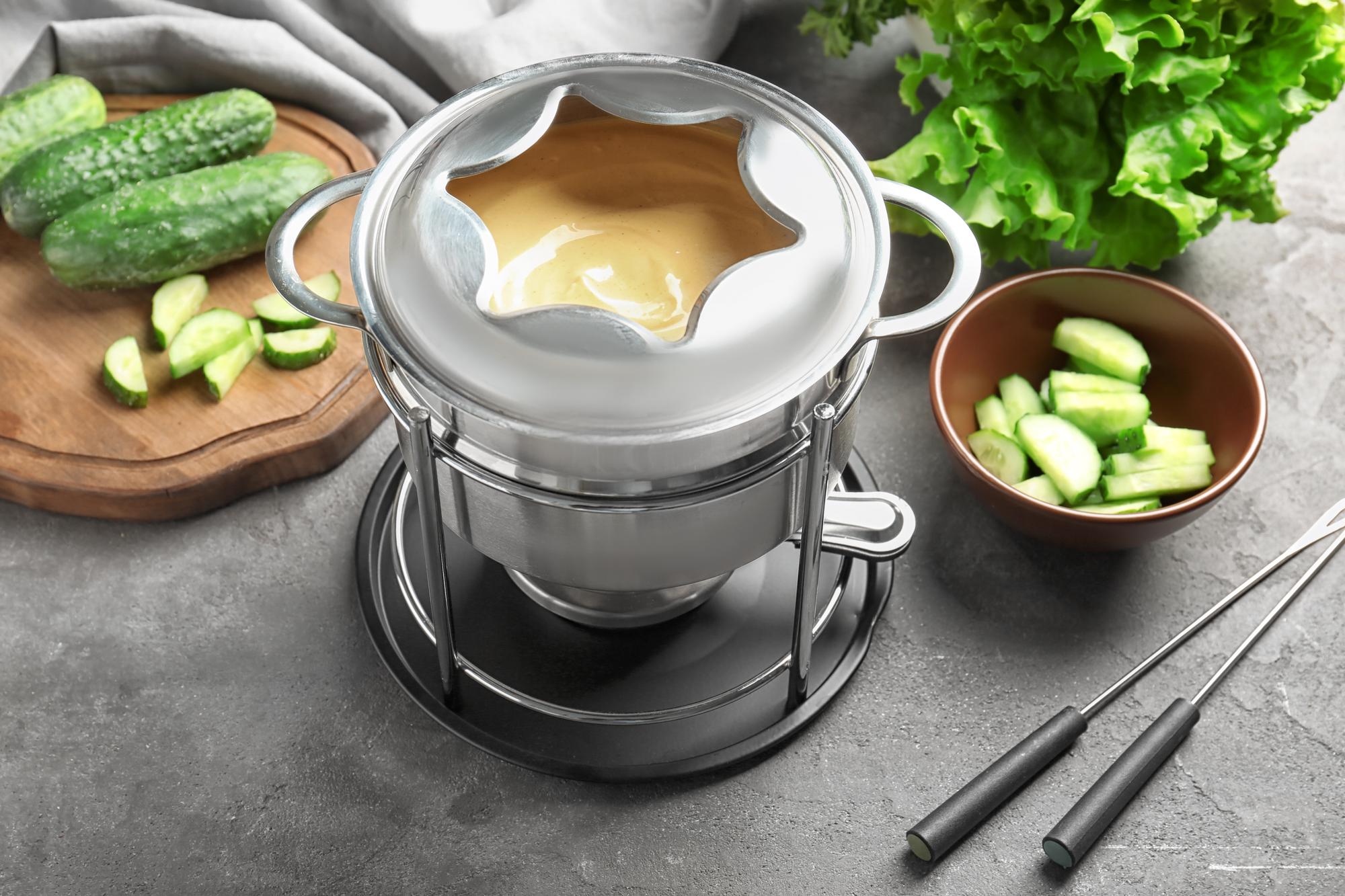 牛奶鍋不再是甜甜那一味──台灣酪農用沙茶厚奶、麻奶湯底,寫自己的生存篇章 — 時代熱搜美食深度報導
