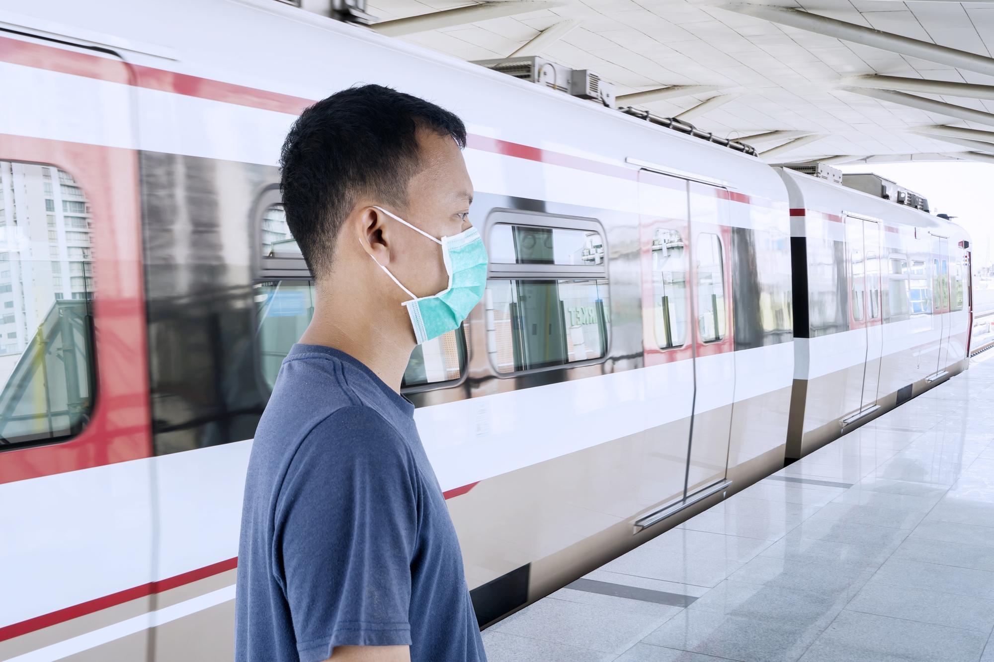颱風假的返鄉潮：高鐵台北站的擁擠，與那些急著回家的理由 — 時代熱搜生活深度報導