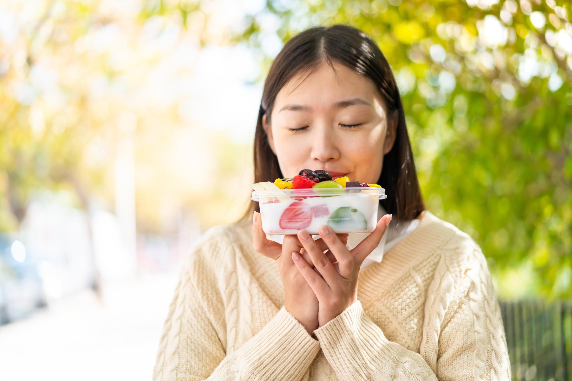 那杯冰飲下肚後,身體發生了什麼事? — 生活文章主圖，由時代熱搜江里歐撰寫