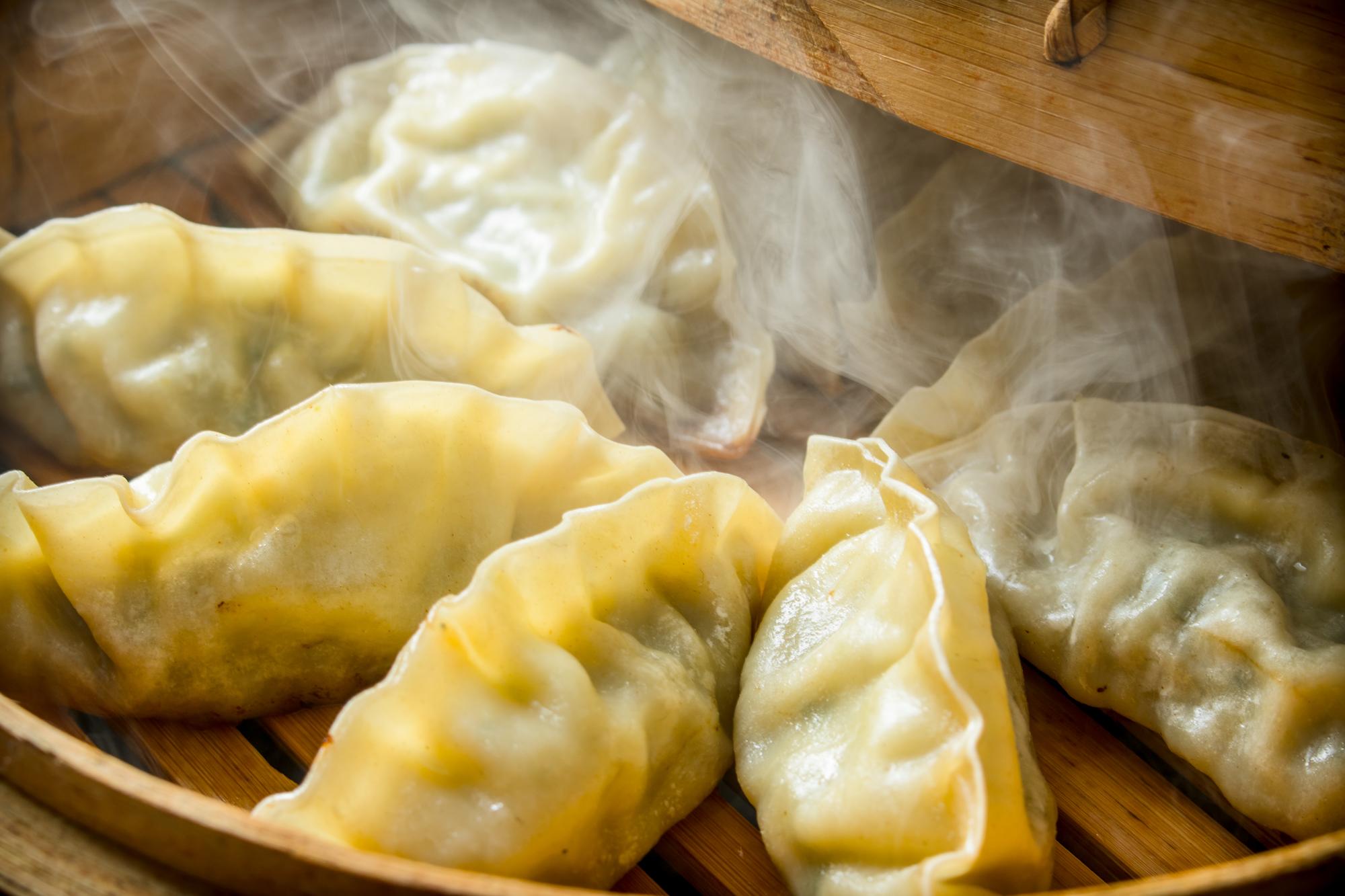 五星飯店的水餃,推著購物車就能帶回家——漢來美食進駐萬家福的這一步 — 相關圖片3