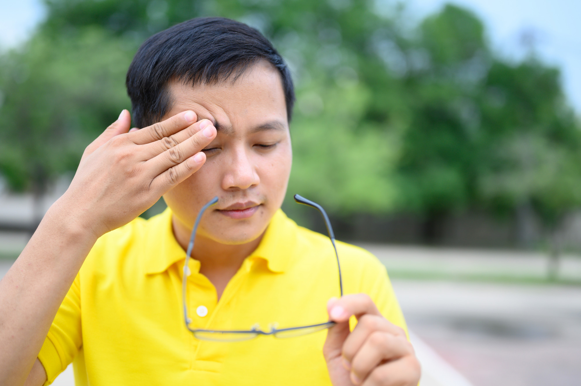 眼睛紅腫像兔子？點眼藥水沒用？結膜炎千萬別亂來